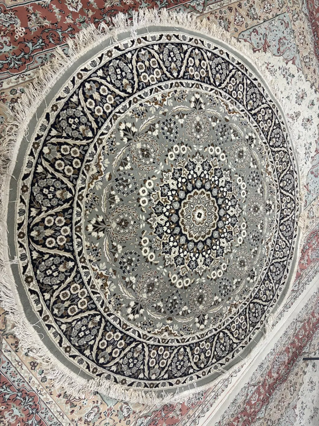 فرش گرد ۲در۲متر ویه دونه شش متری|فرش|قم, هنرستان|دیوار