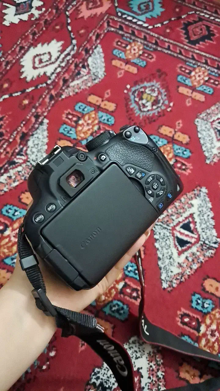 دوربین کنون ۷۰۰d|دوربین عکاسی و فیلم‌برداری|رودسر, |دیوار