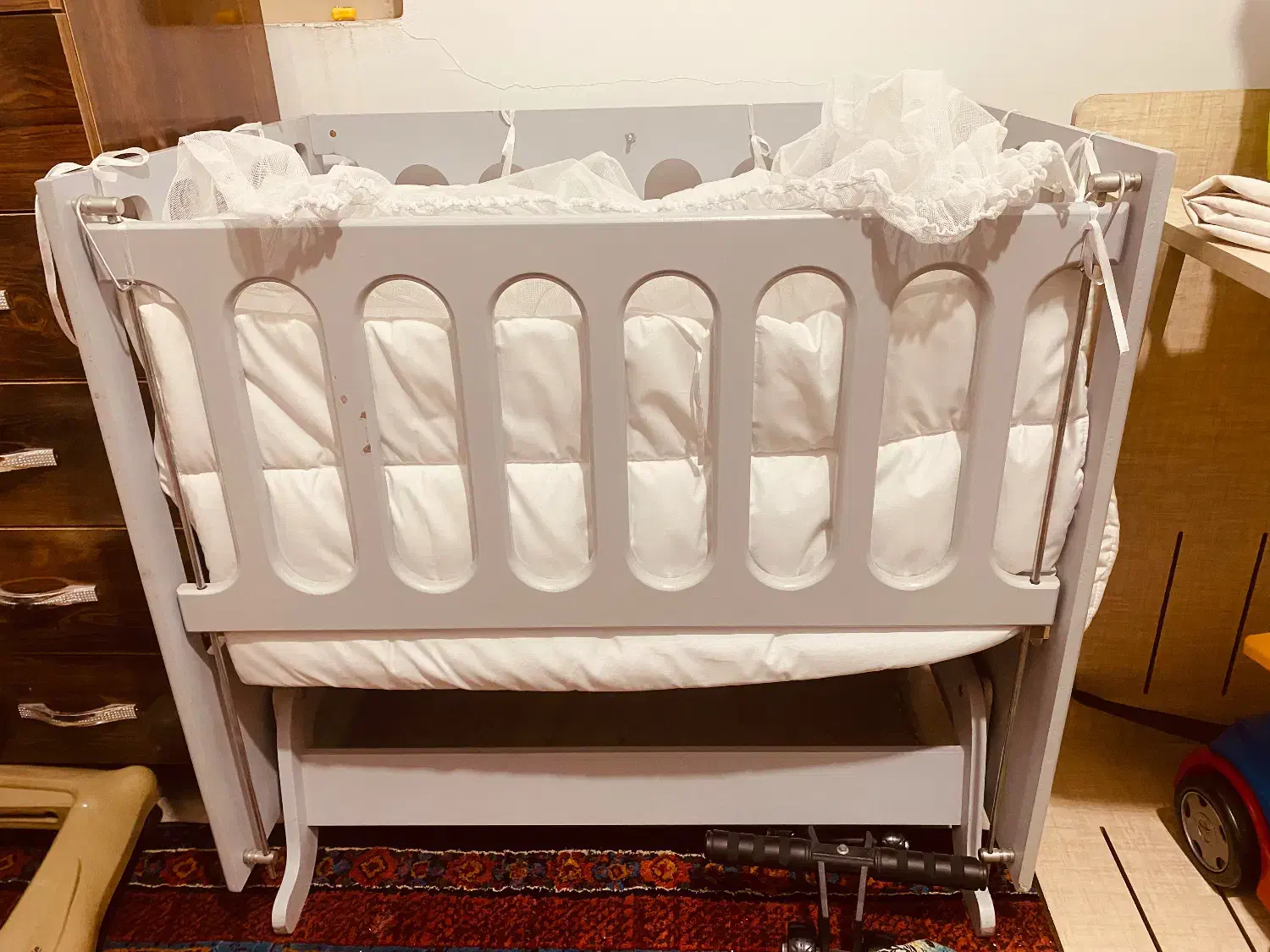 تخت گهواره ای کودک|اسباب و اثاث بچه|بیرجند, |دیوار