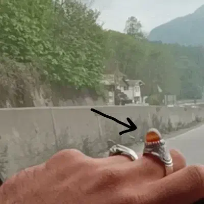 انگشتر گمشده|اشیا|گنبد کاووس, |دیوار