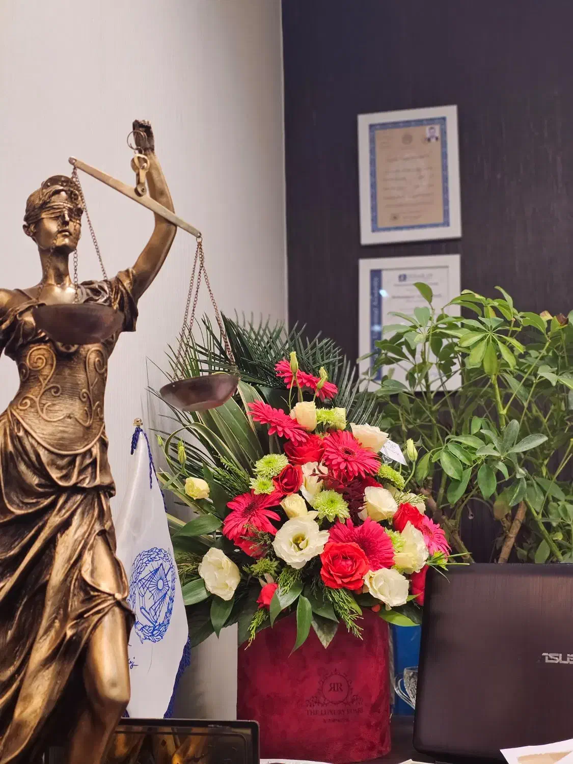 منشی دفتر وکالت|استخدام مالی، حسابداری، حقوقی|تهران, اختیاریه|دیوار