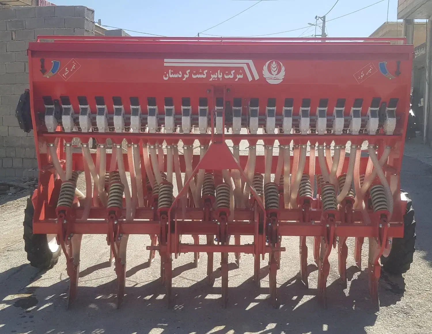 کشت مستقیم در حد نو|ماشین‌آلات صنعتی|گچی, |دیوار