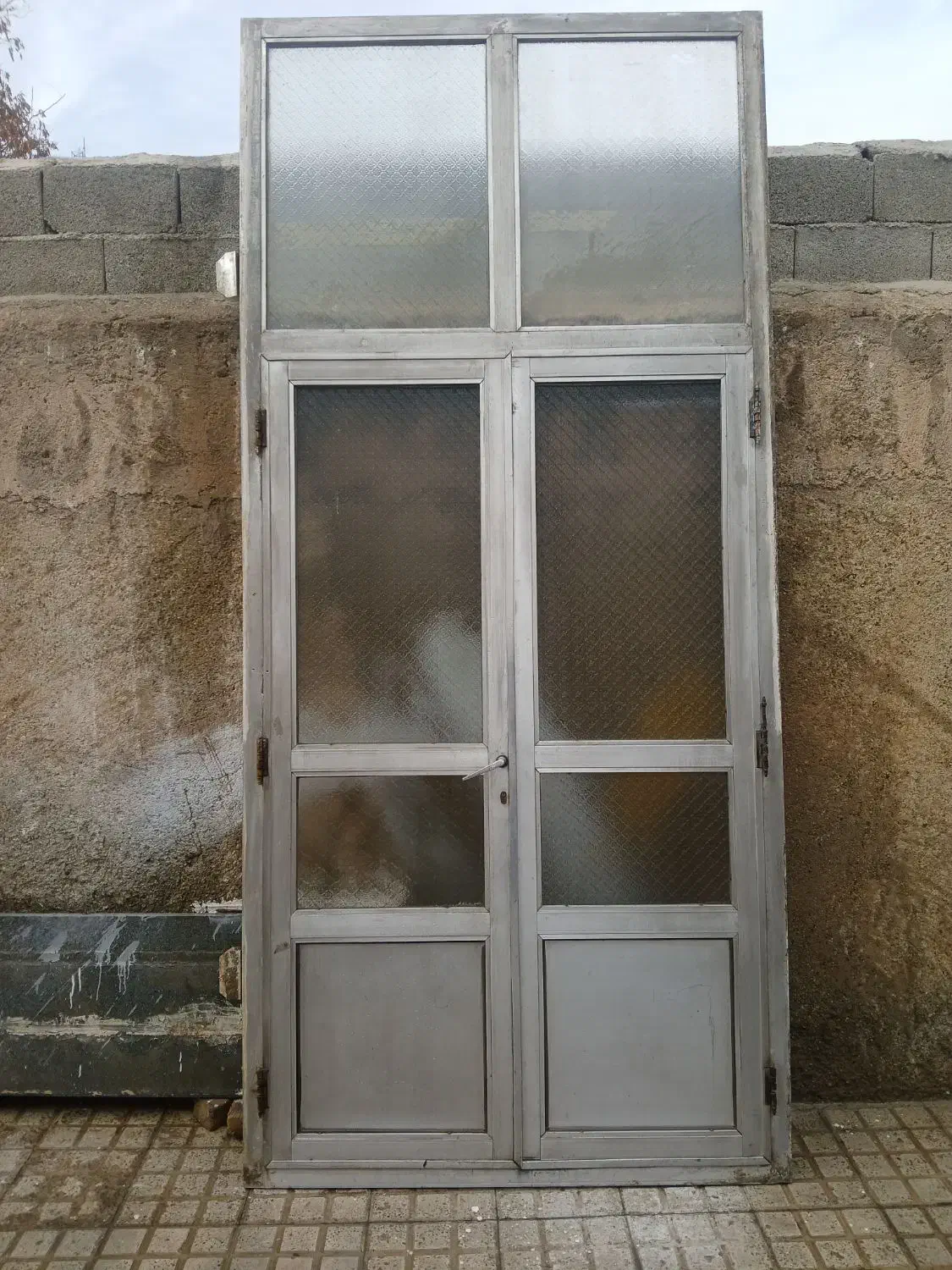 درب آلومینیومی|مصالح و تجهیزات ساختمان|آبیک, |دیوار