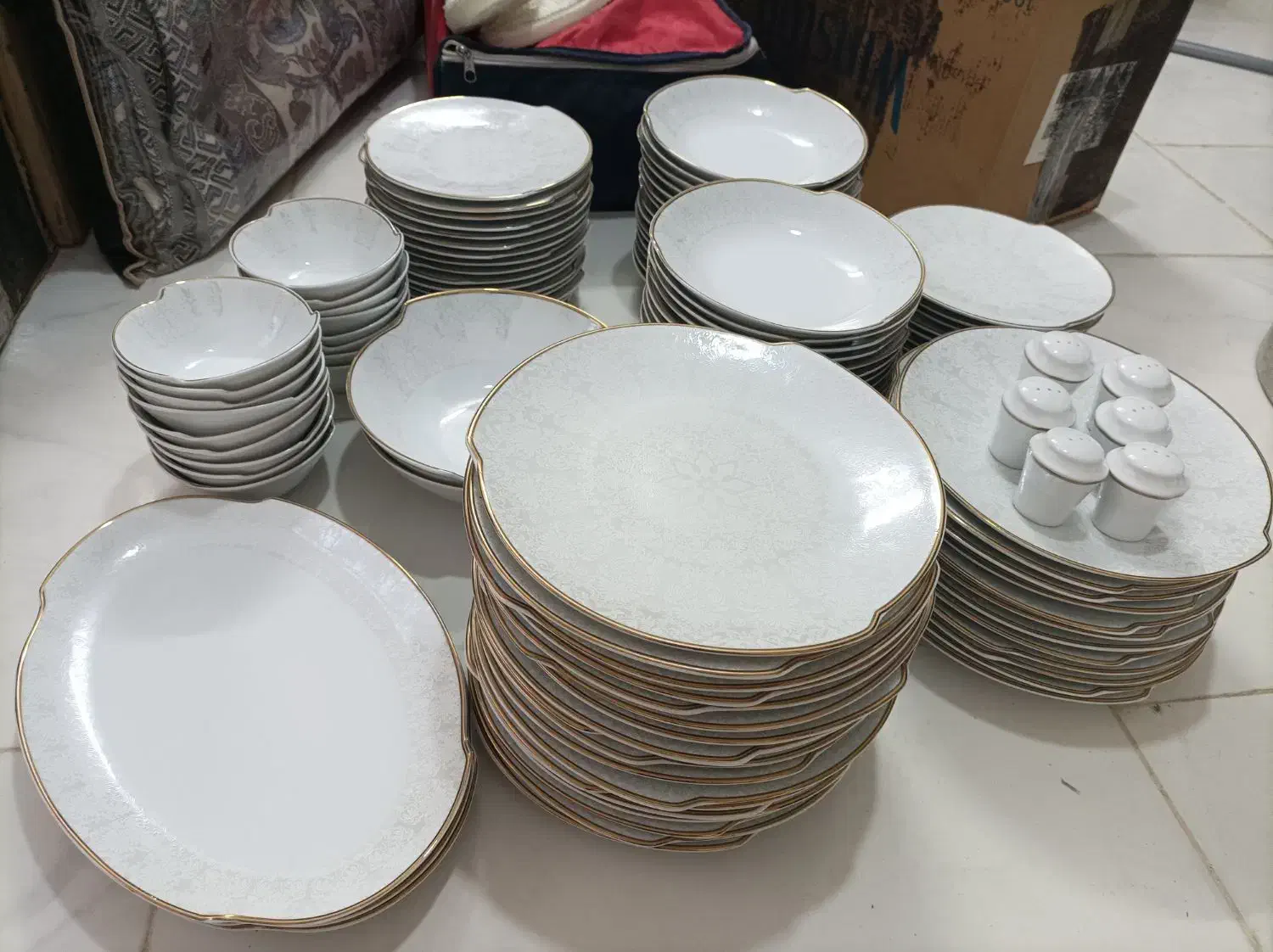 سرویس چینی تقدیس|ظروف سرو و پذیرایی|مشهد, کریم آباد|دیوار