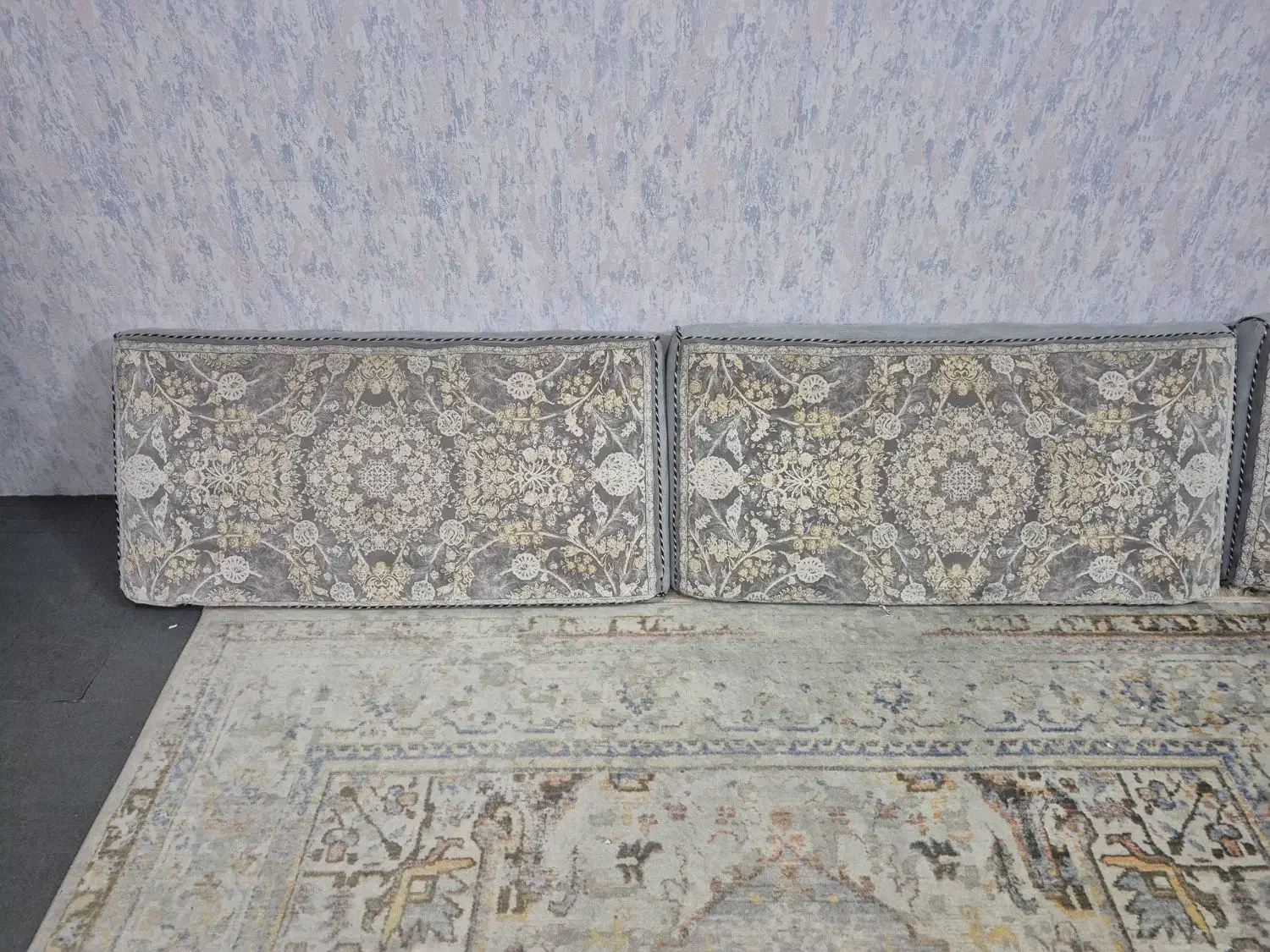 پشتی ۲ جفت ۴ عدد|پشتی|قم, پامنار|دیوار