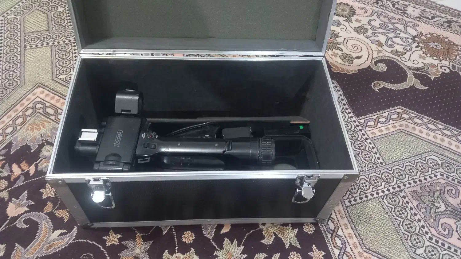 دوربین فیلم برداری سونی dvcam|دوربین عکاسی و فیلمبرداری|شهرکرد, |دیوار