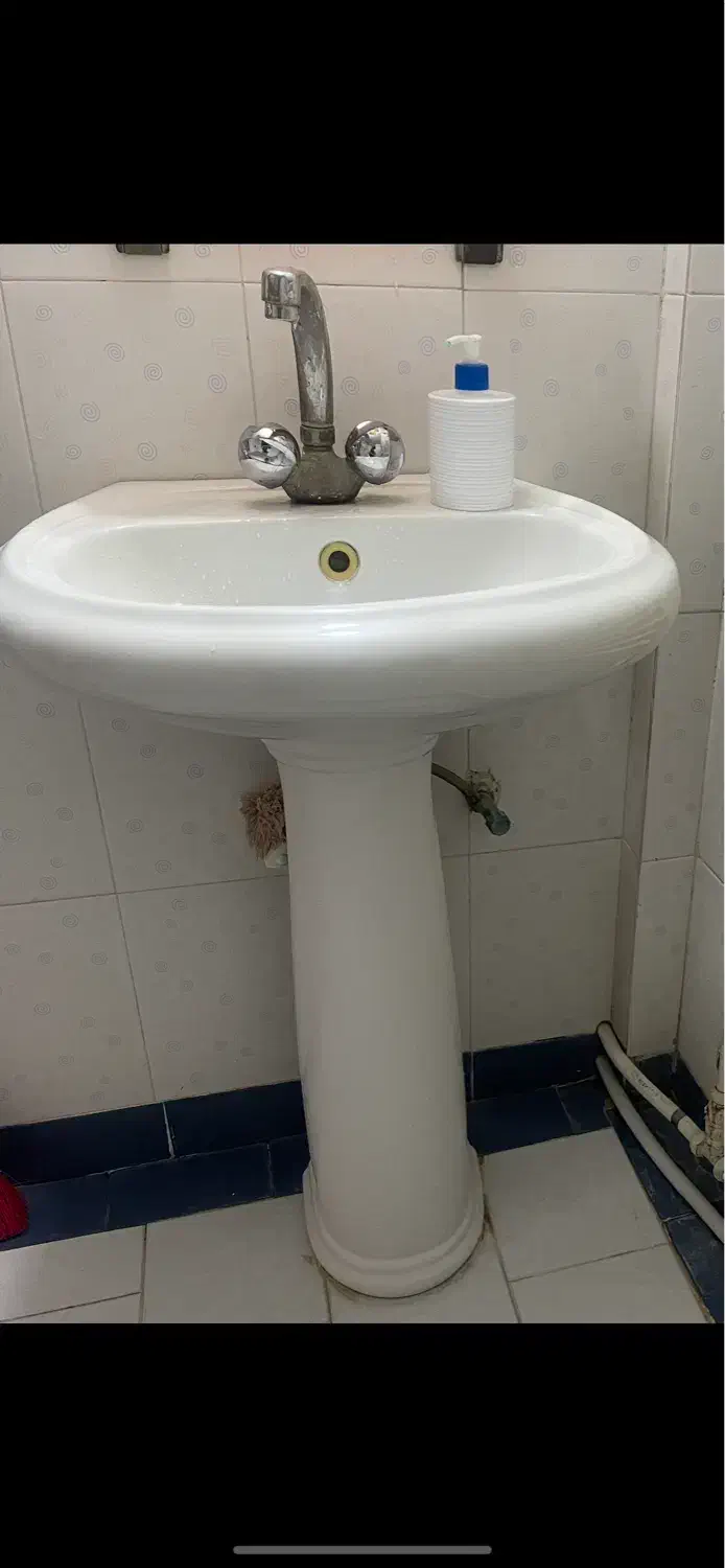 روشویی همراه با شیر اب|لوازم سرویس بهداشتی|شیراز, بعثت|دیوار