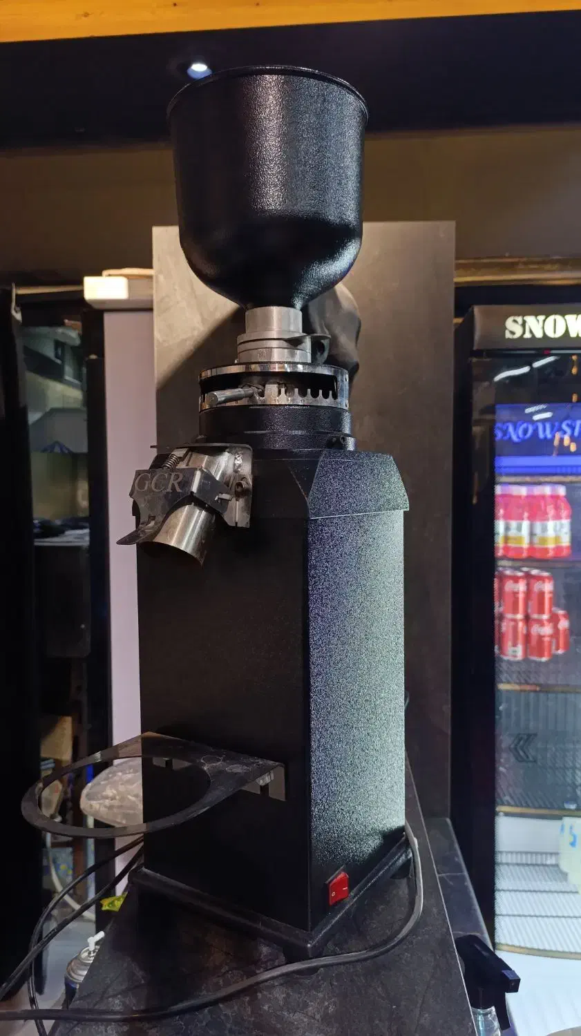 آسیاب فله زن|سماور، چایساز، قهوهساز|صدرا-فارس, فاز ۱|دیوار