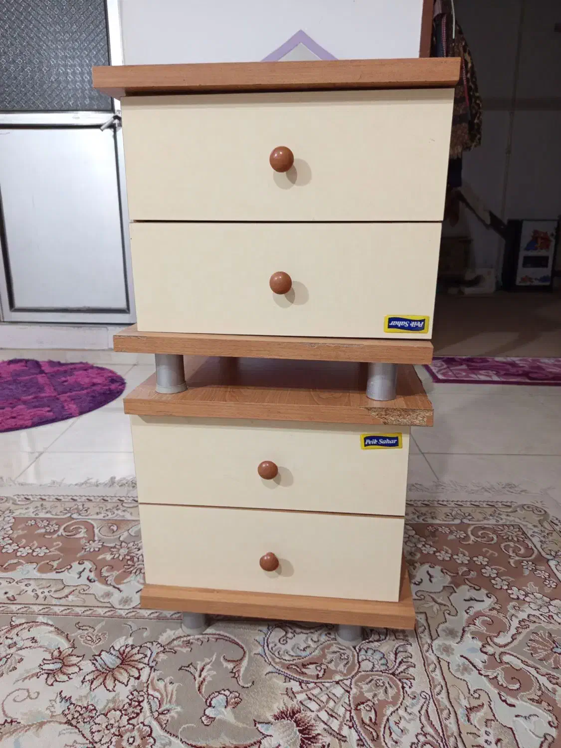 فایل|جاکفشی، کمد، دراور|صحنه, |دیوار