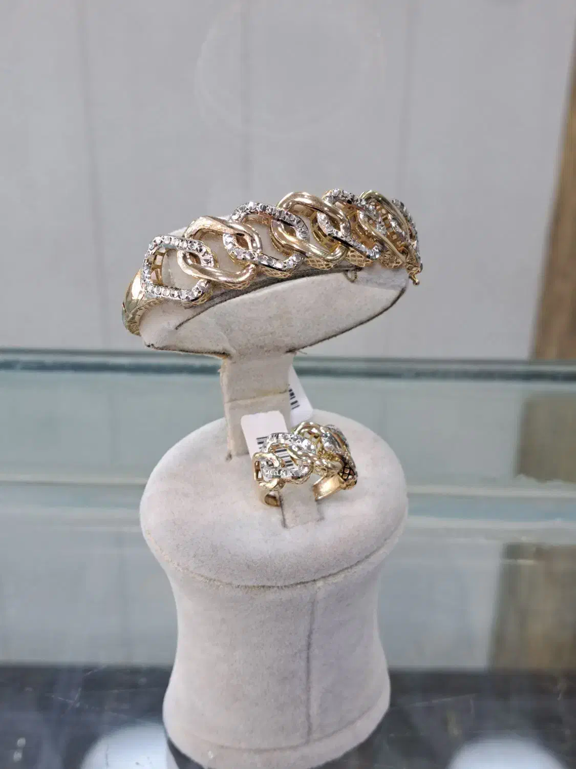 دستبند النگویی و انگشتر بهار|جواهرات|قم, نیروگاه|دیوار