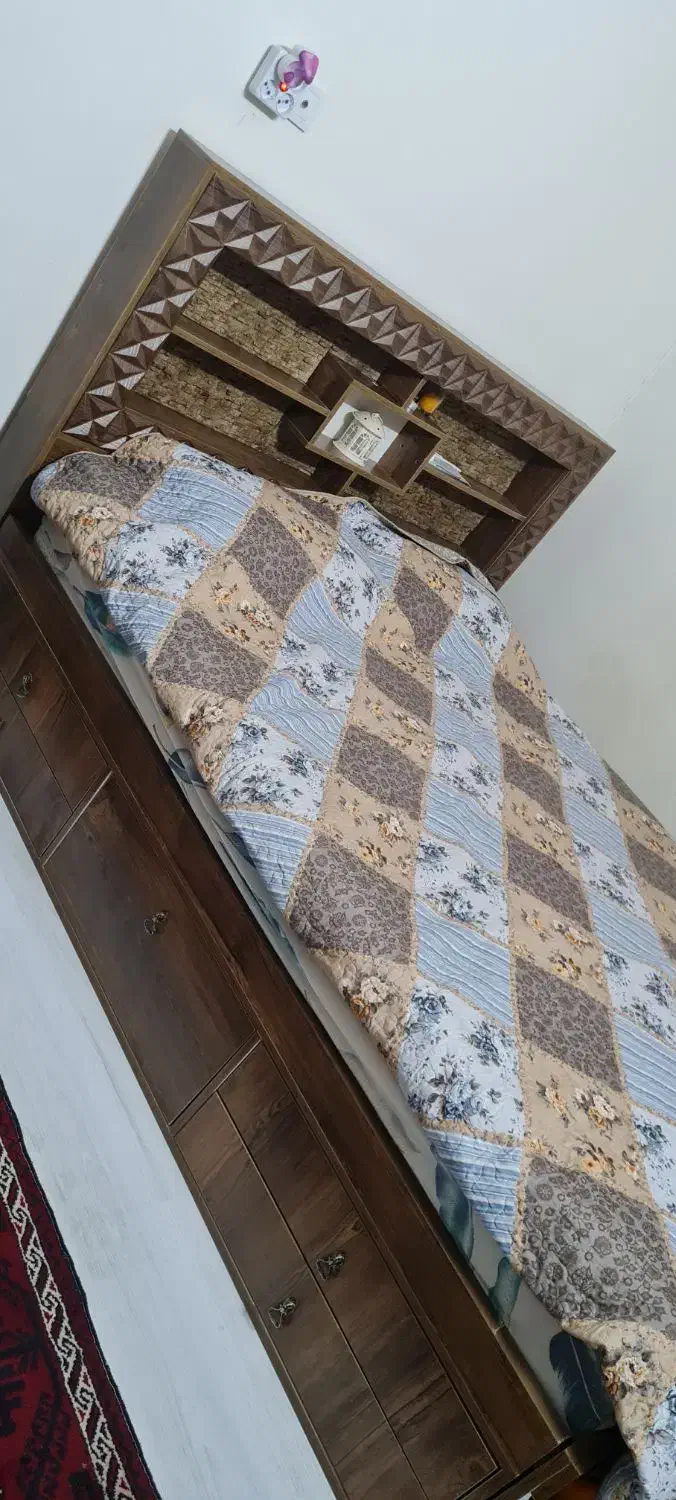 سرویس خواب(تخت خواب،دراور با آینه،پاتختی)|تخت و سرویس خواب|مشهد, کوه سنگی|دیوار
