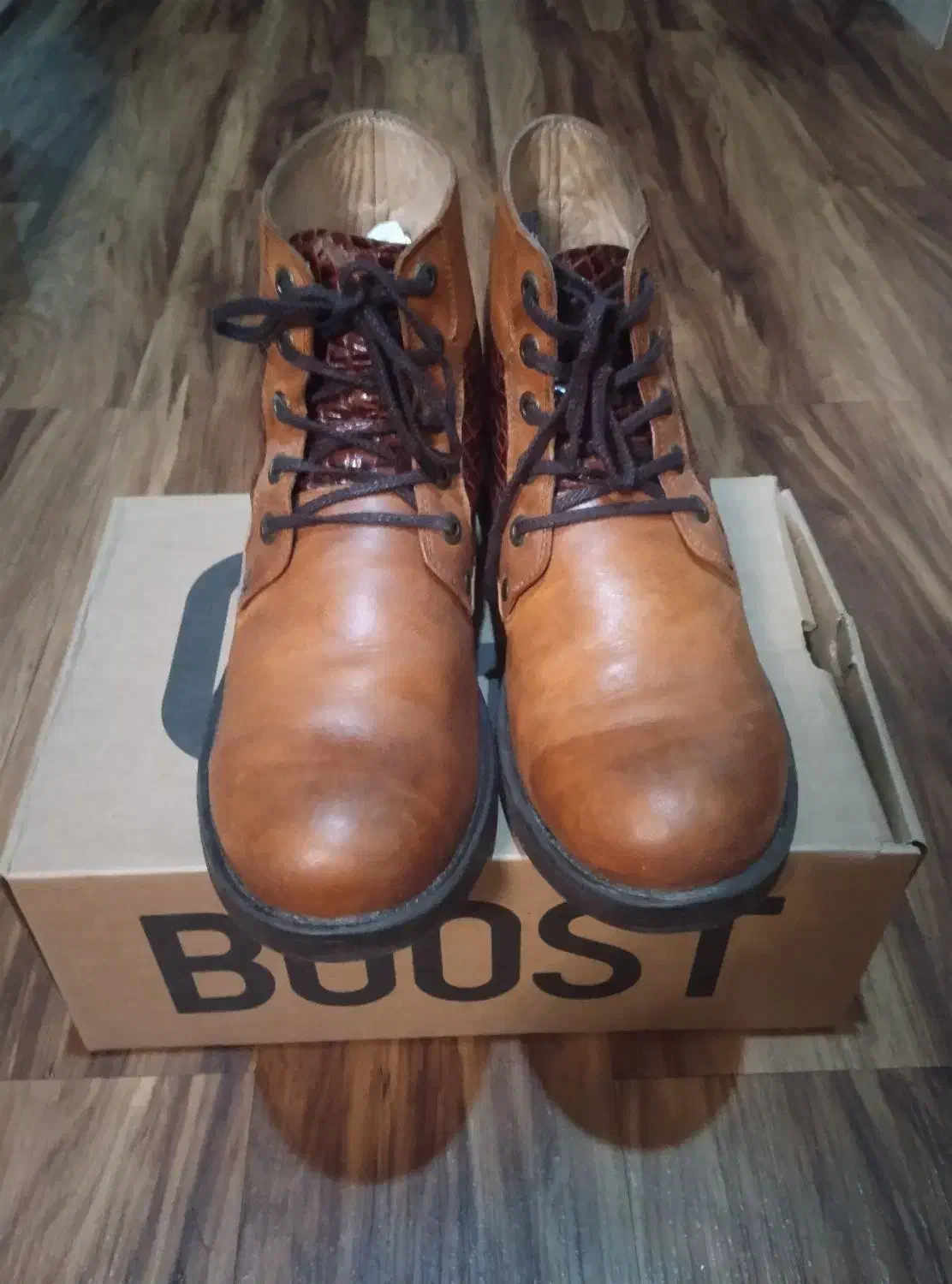 پوتین چرم|کیف، کفش، کمربند|رشت, جهاد|دیوار