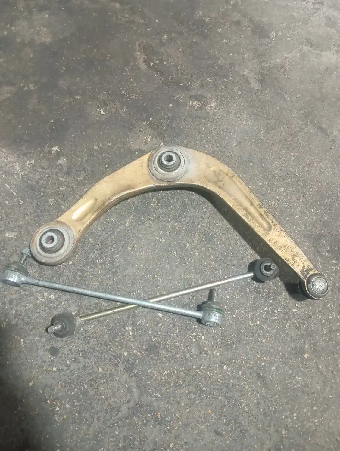 طبق و میل موج گیر 206و فنر لنزو پراید|قطعات یدکی و لوازم جانبی|شیراز, گویم|دیوار