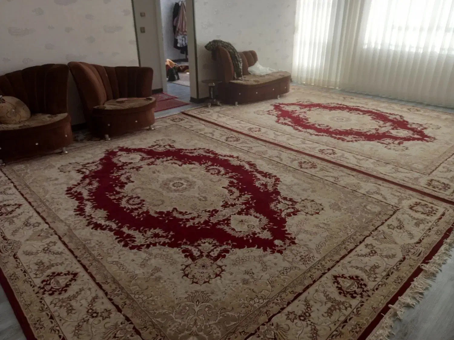 فرش ۳ در ۴ دو عدد در حد نوبسیارتمیز|فرش|گلبهار, شهر جدید گلبهار|دیوار