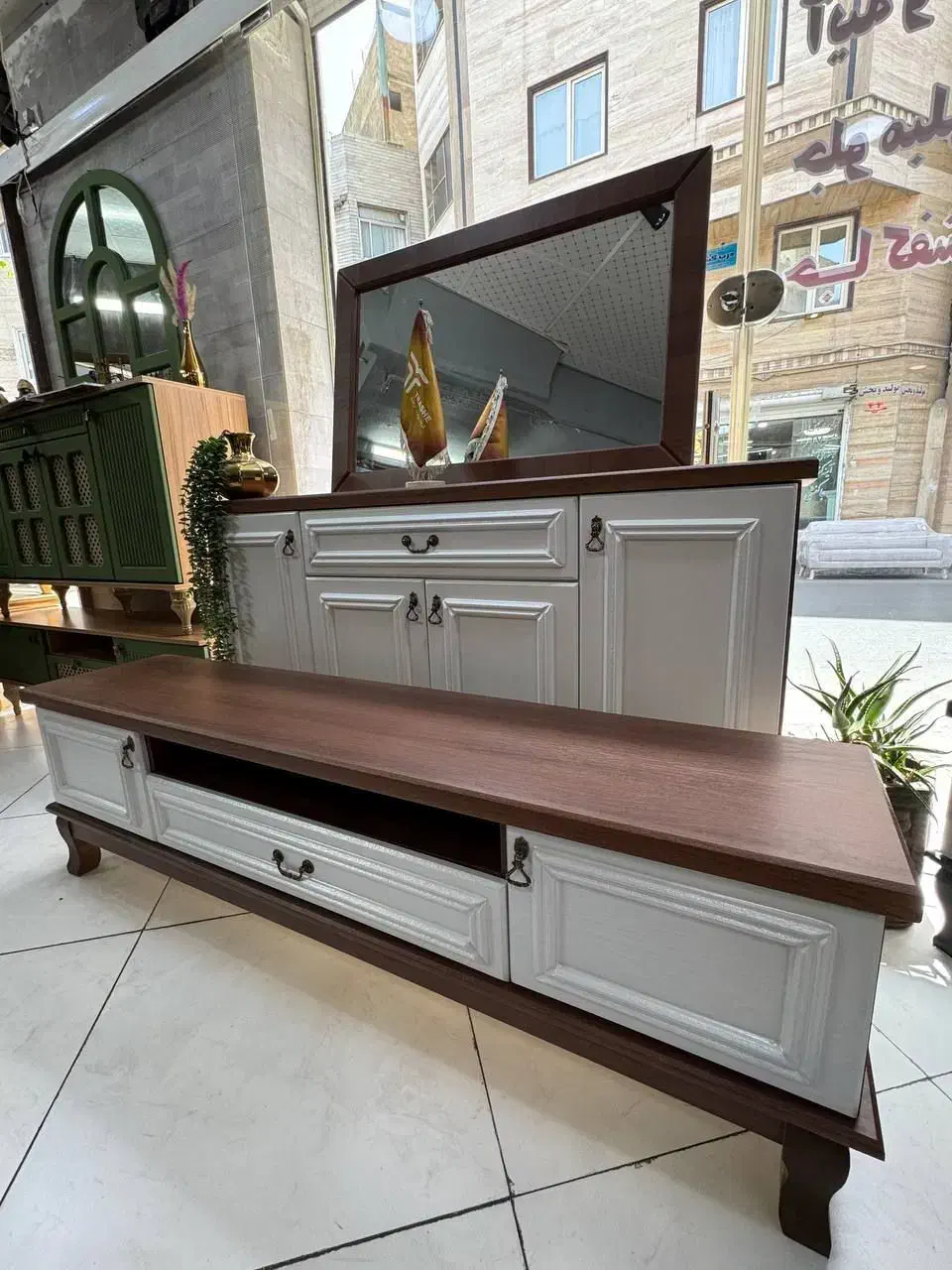 کنسول و میز|بوفه، ویترین، کنسول|تبریز, |دیوار
