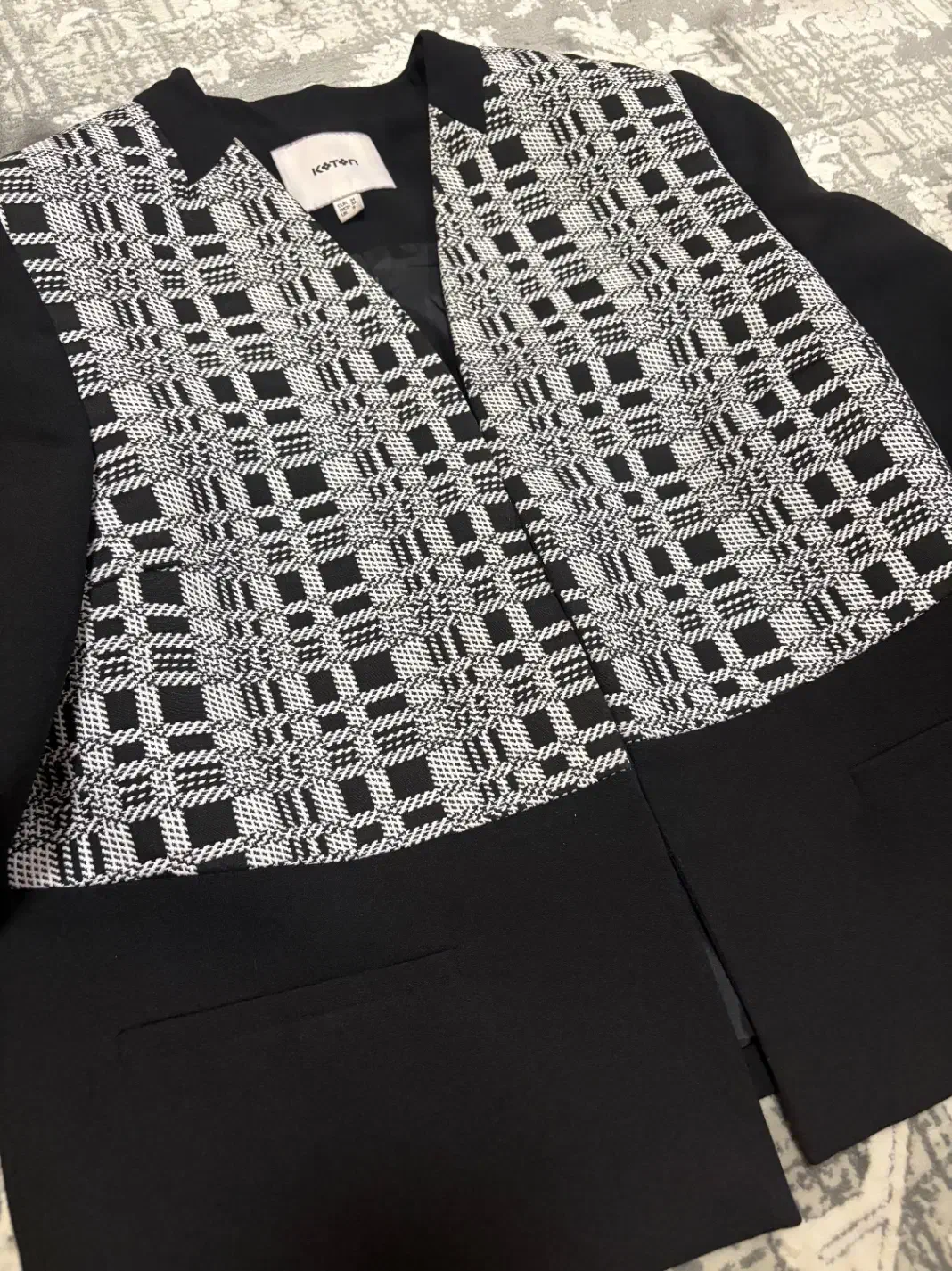 کت تک|لباس|مشهد, سرافرازان|دیوار