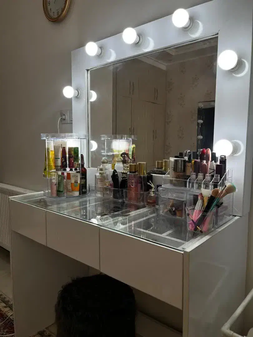 میز ارایش وگریم|جاکفشی، کمد، دراور|یزد, |دیوار