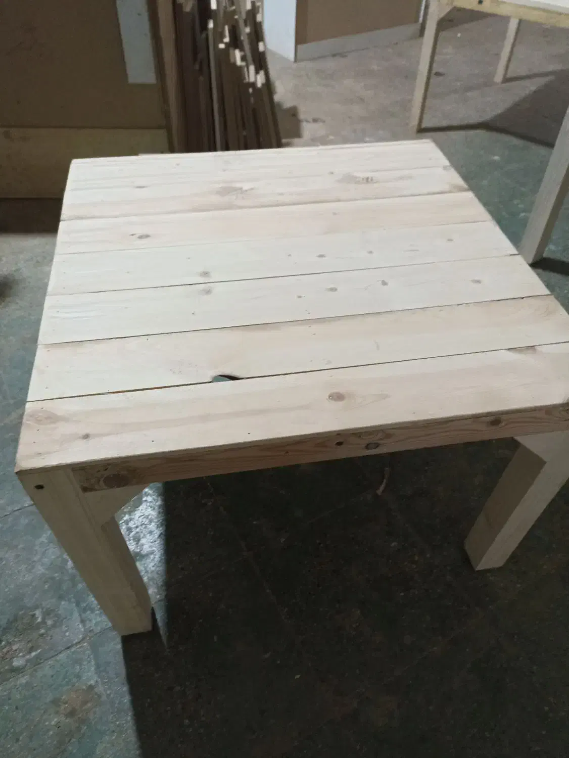 کرسی|بخاری، هیتر، شومینه|بومهن, |دیوار