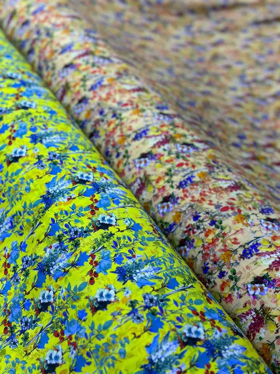 پارچە نخی|لباس|سنندج, |دیوار