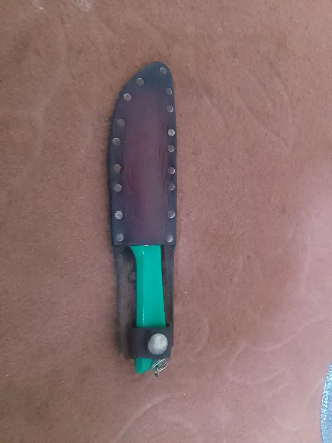 چاقوی تیز وخوش دست باغلاف تمام چرم فقط۳۵۰تومان|کوهنوردی و کمپینگ|آزادشهر, |دیوار