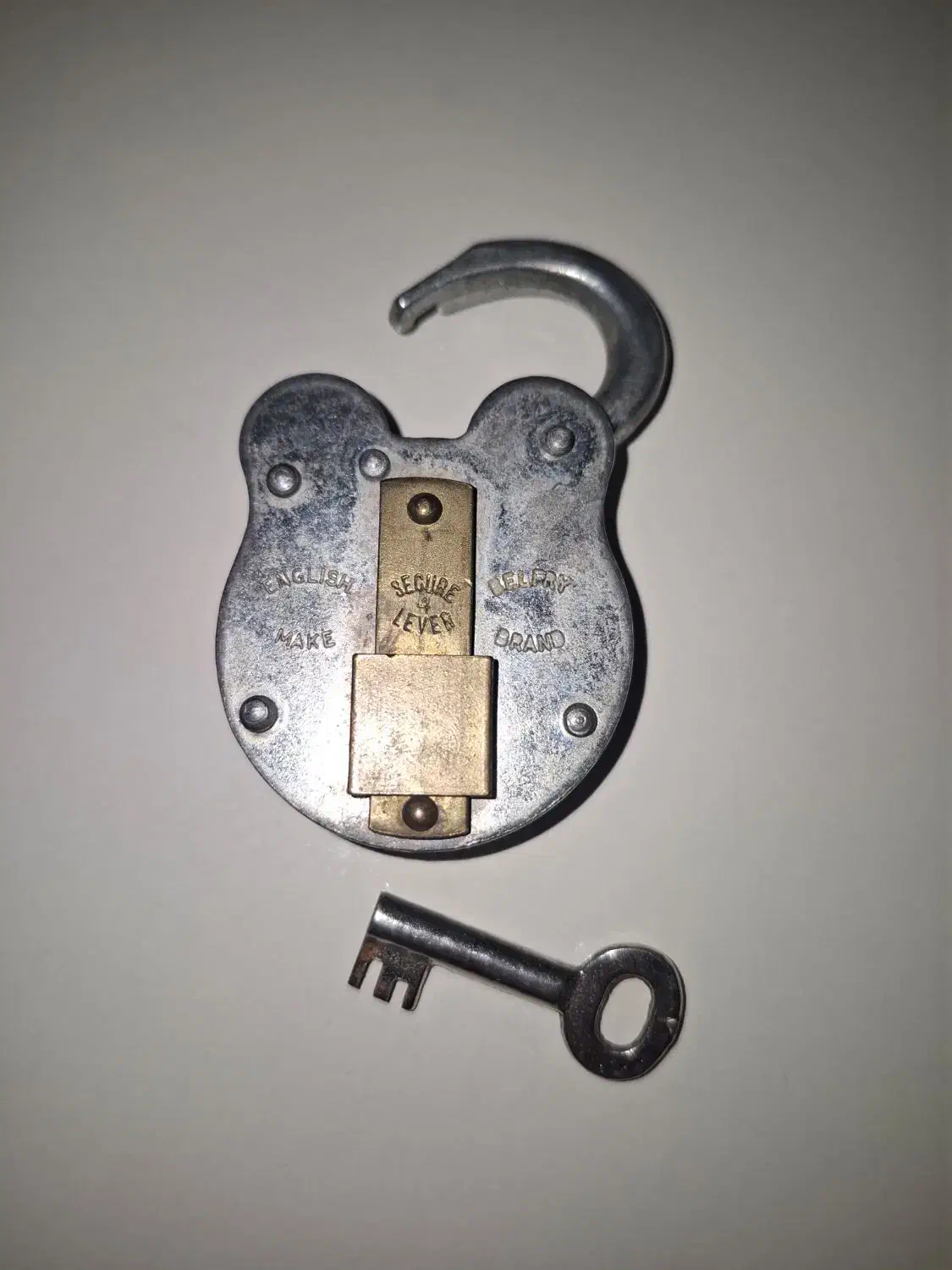 قفل عتیقه|کلکسیون اشیاء عتیقه|کرمانشاه, |دیوار