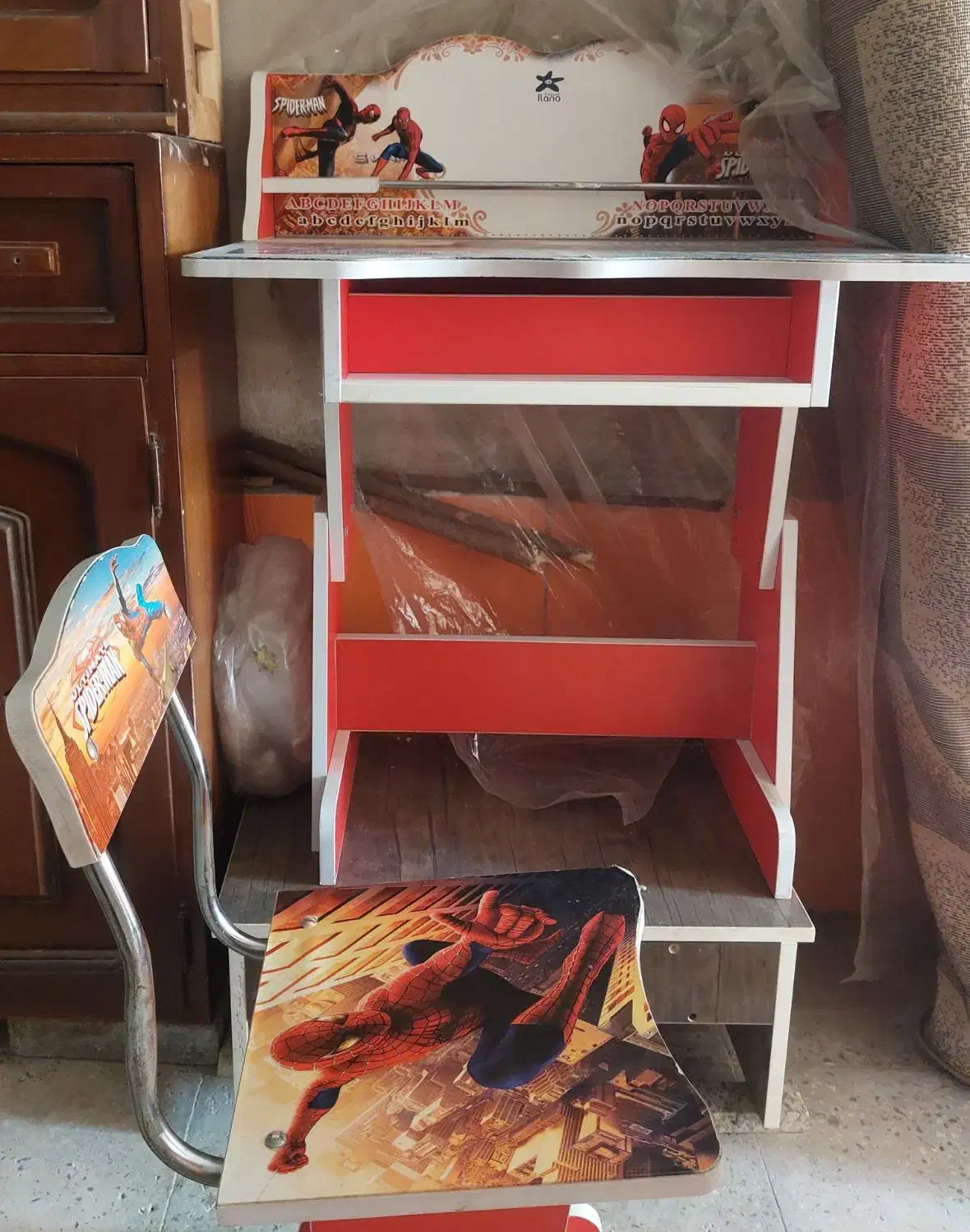 میز تحریر تمیز|میز تحریر و کامپیوتر|اردبیل, |دیوار