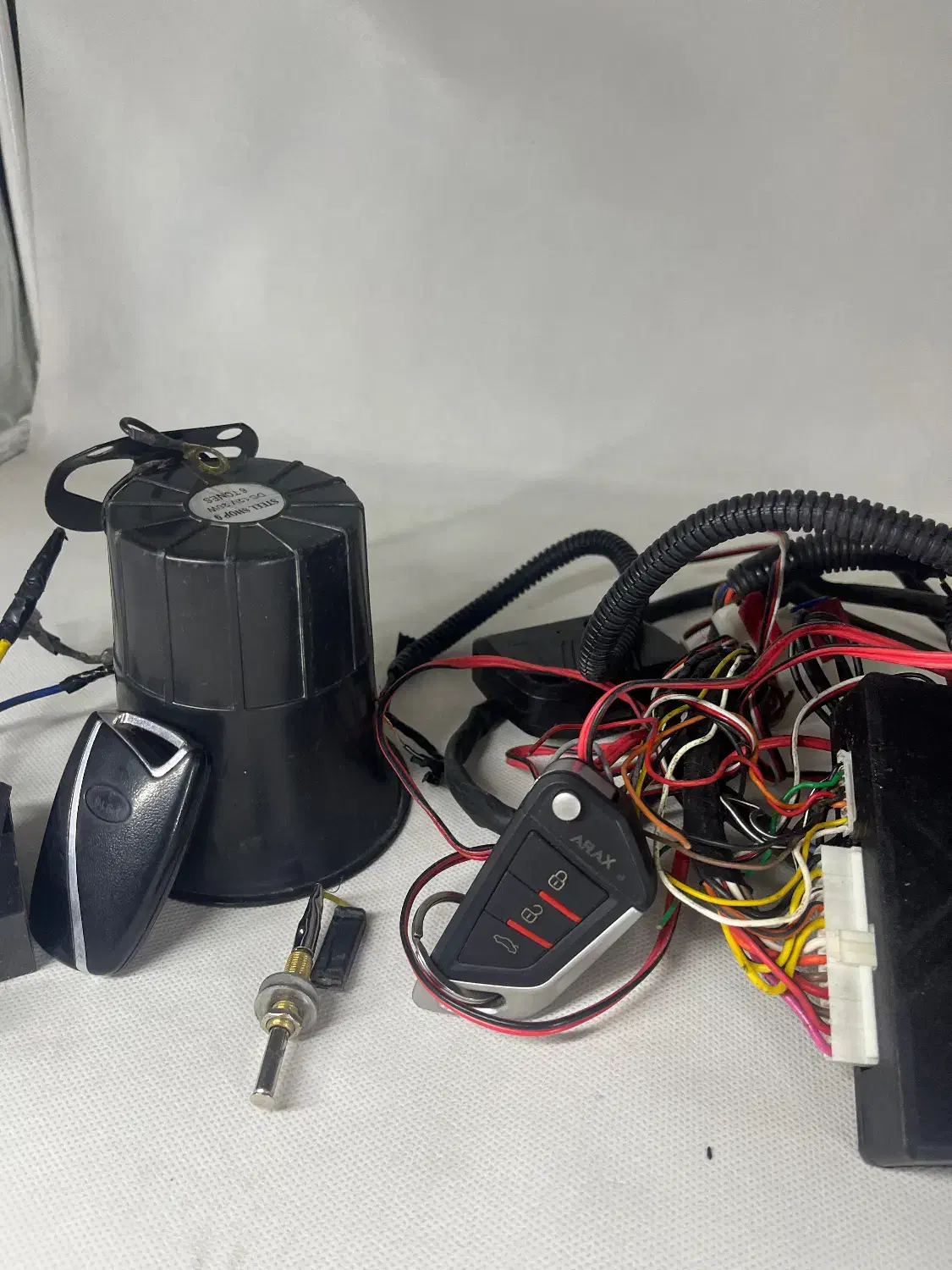 ردیاب ودزدگیر استوک درحدنو نورون|قطعات یدکی و لوازم جانبی|کرمانشاه, |دیوار