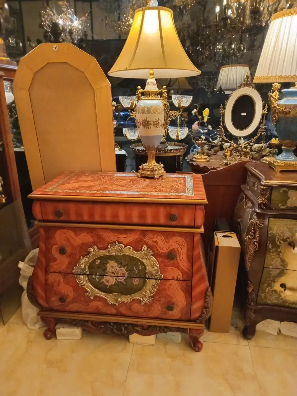 بوفه ایتالیایی اصل قدمت دار|بوفه، ویترین، کنسول|رشت, گلسار|دیوار