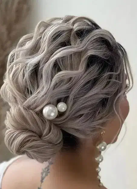 میکاپ شینیون فقط ۴۰۰|خدمات آرایشگری و زیبایی|زنجان, |دیوار