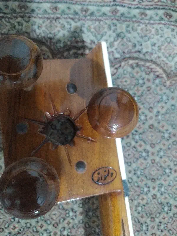 تار|سازهای سنتی|قدس, شهر‌قدس|دیوار