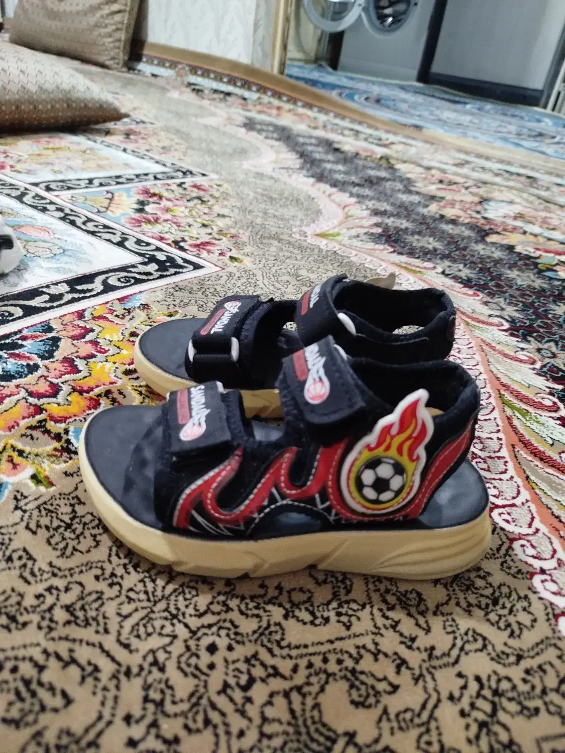 کفش بچگانه|کفش و لباس بچه|مشهد, رده|دیوار