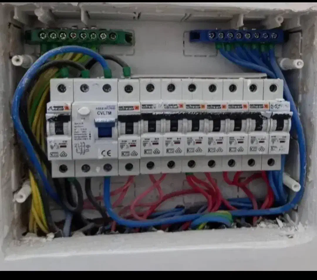 برقکار ، سیم کشی ، خدمات آنتن و تلویزیون|خدمات پیشه و مهارت|چابهار, |دیوار