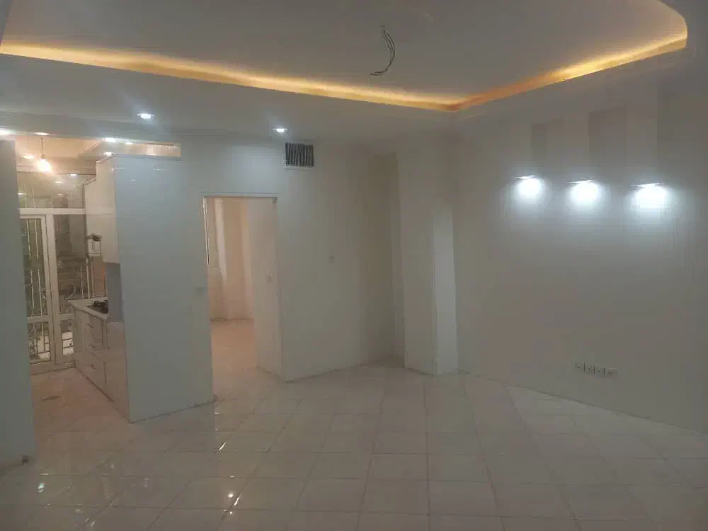 ۶۲متر آسانسور و انباری و بالکن رهن کامل