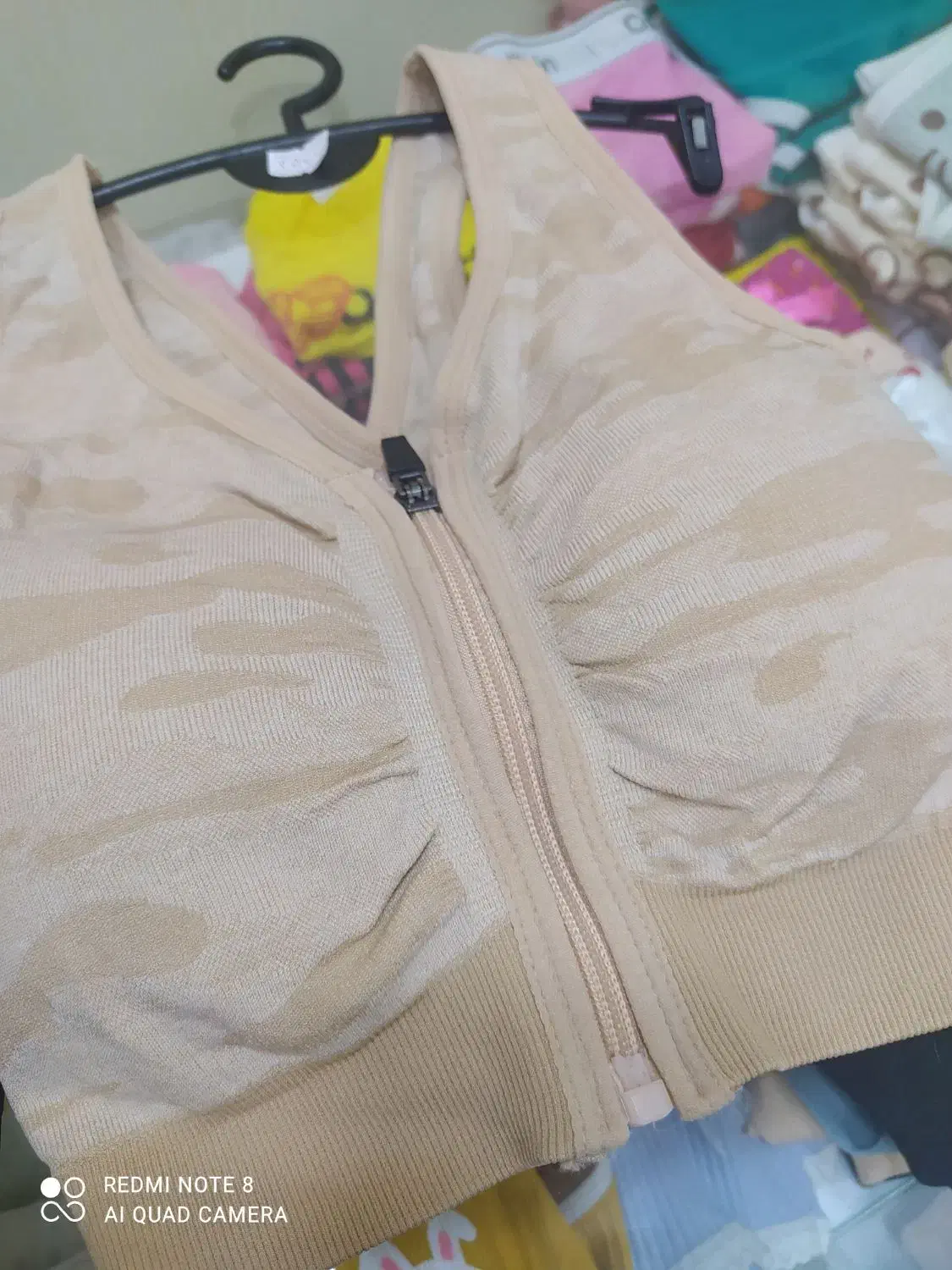 نیم تنه|لباس|بجنورد, |دیوار