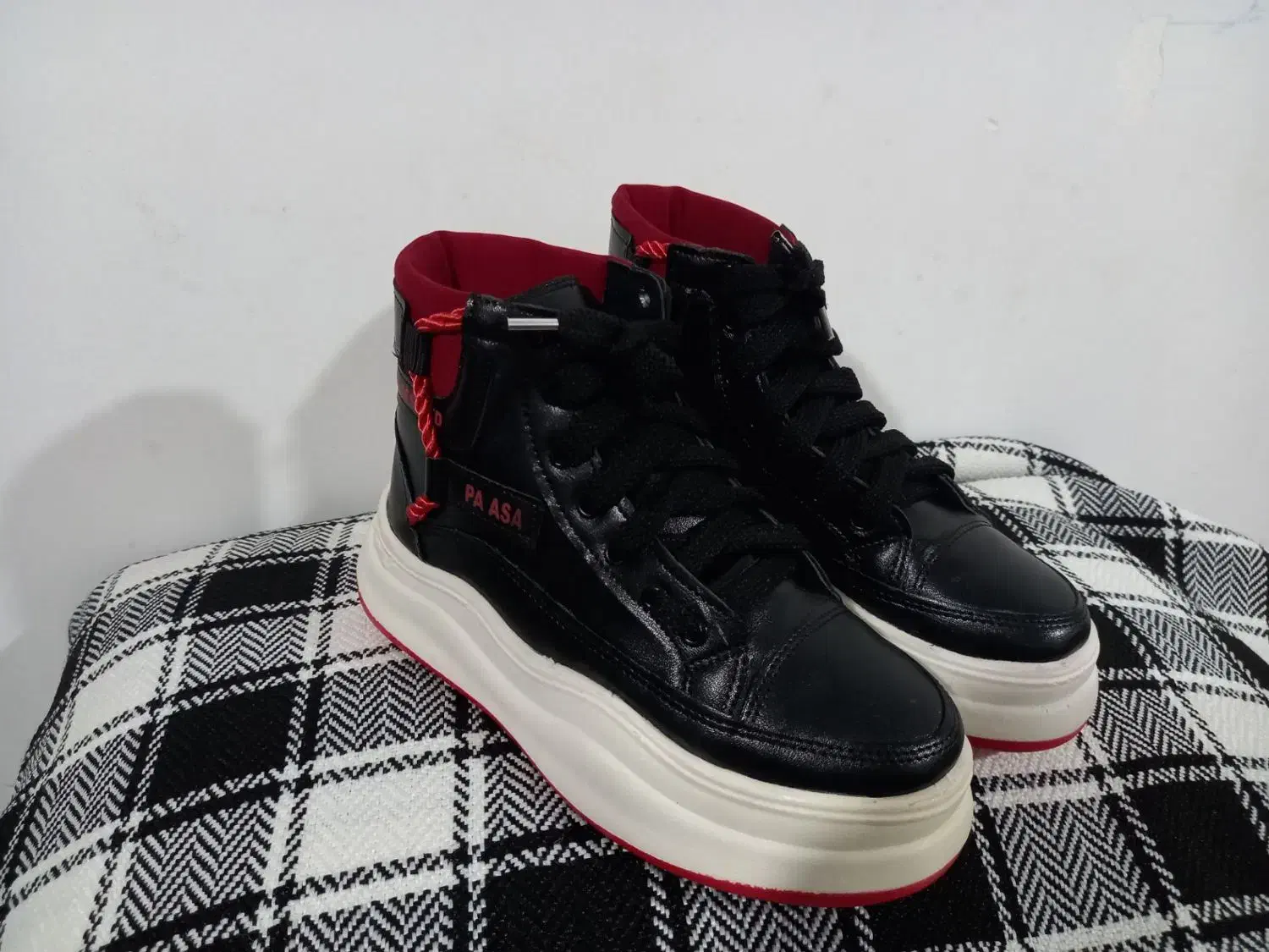 کفش|کیف، کفش، کمربند|سقز, |دیوار