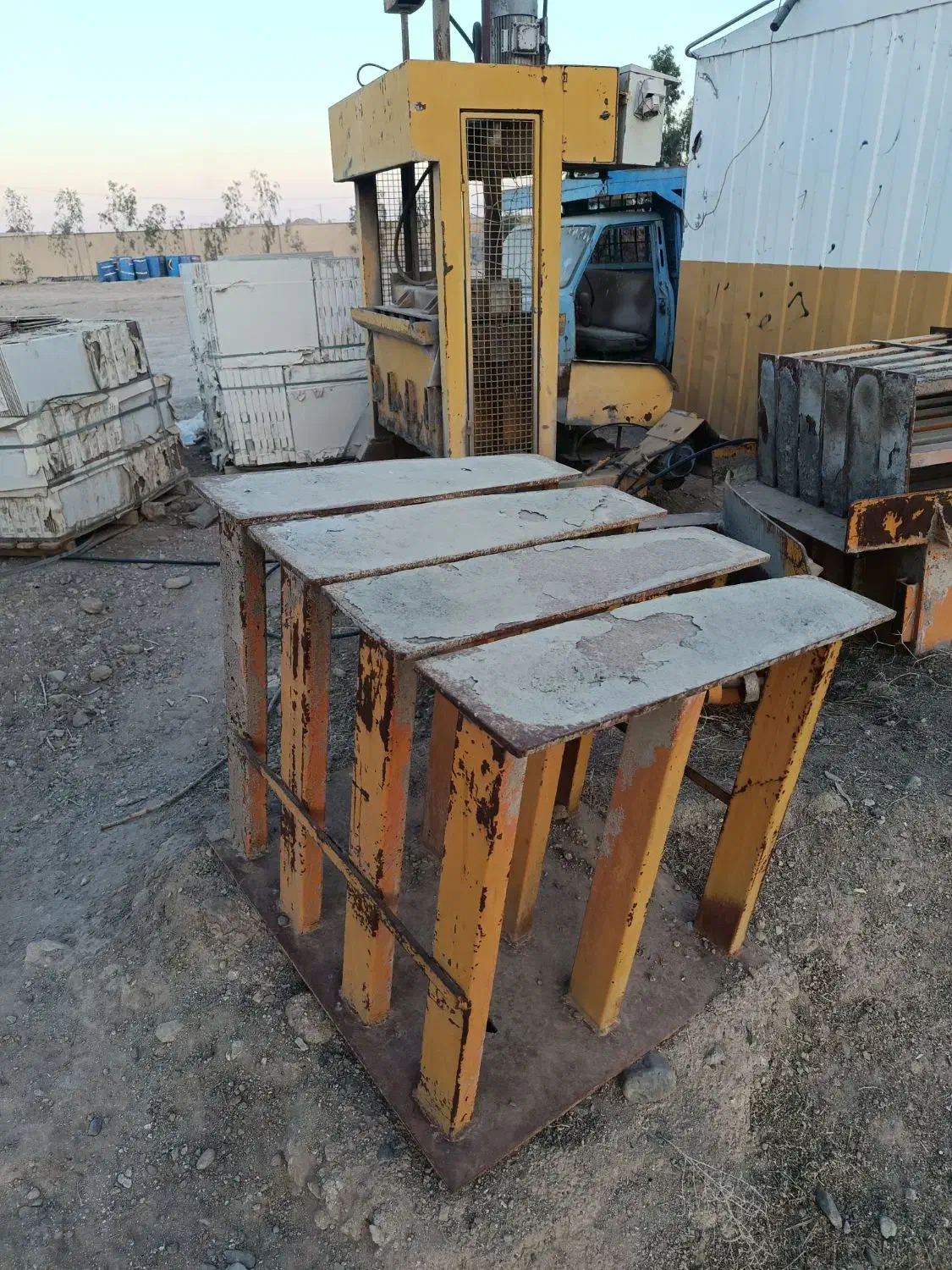 جدول زن و میکسر|ماشین‌آلات صنعتی|کاشان, کارخانه سایپا کاشان|دیوار