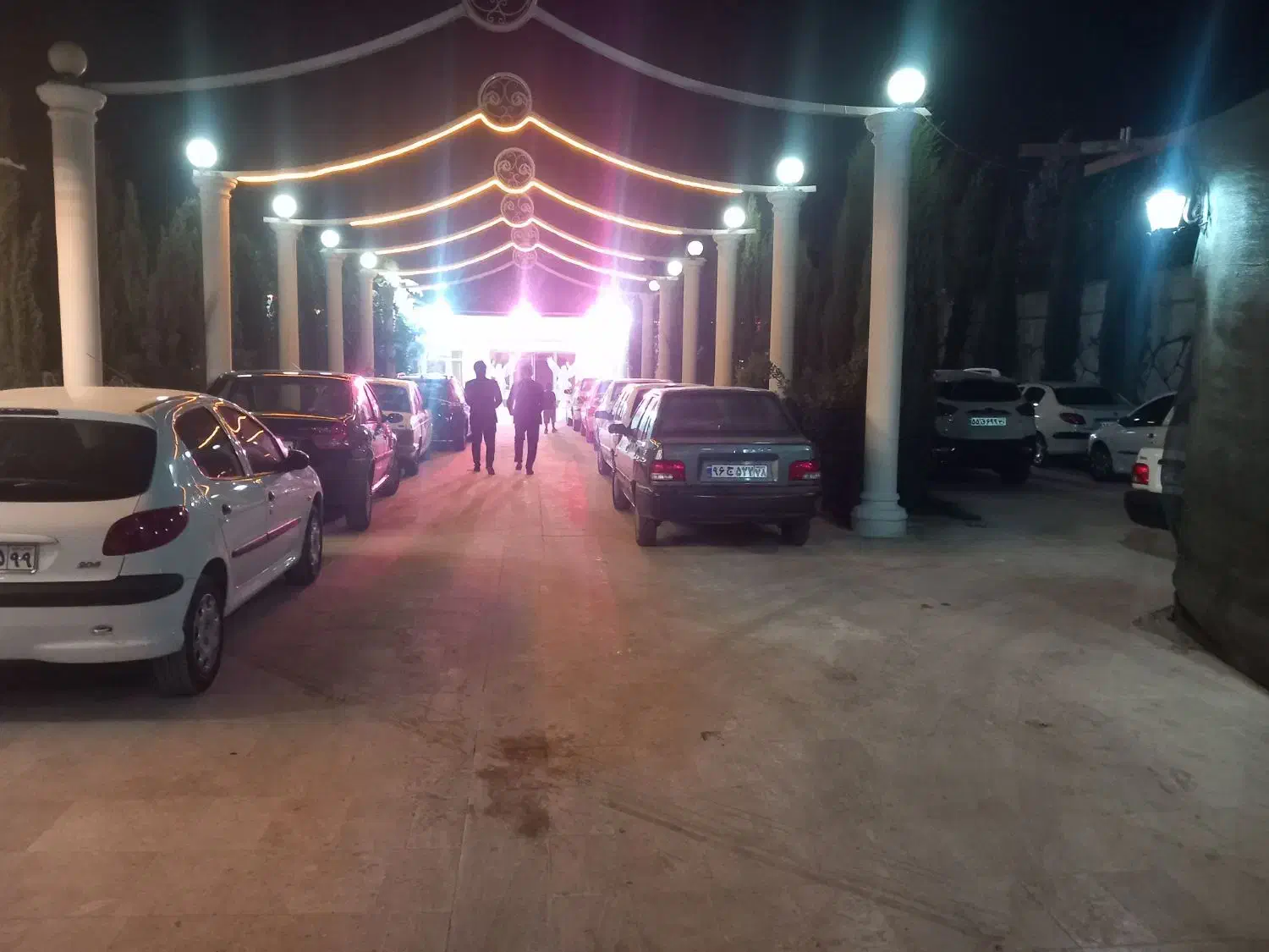 اجاره باغ با سالن پذیرای بزرگ و مجهز به امکانت ..|خدمات پذیرایی، مراسم|وحیدیه, |دیوار