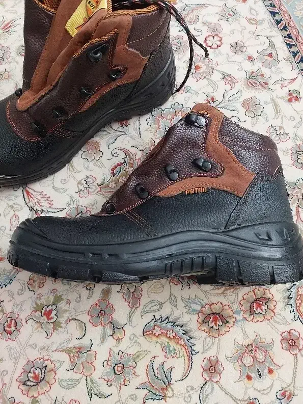 کفش ایمنی|کیف، کفش، کمربند|فولادشهر, مسکن مهر فولادشهر|دیوار