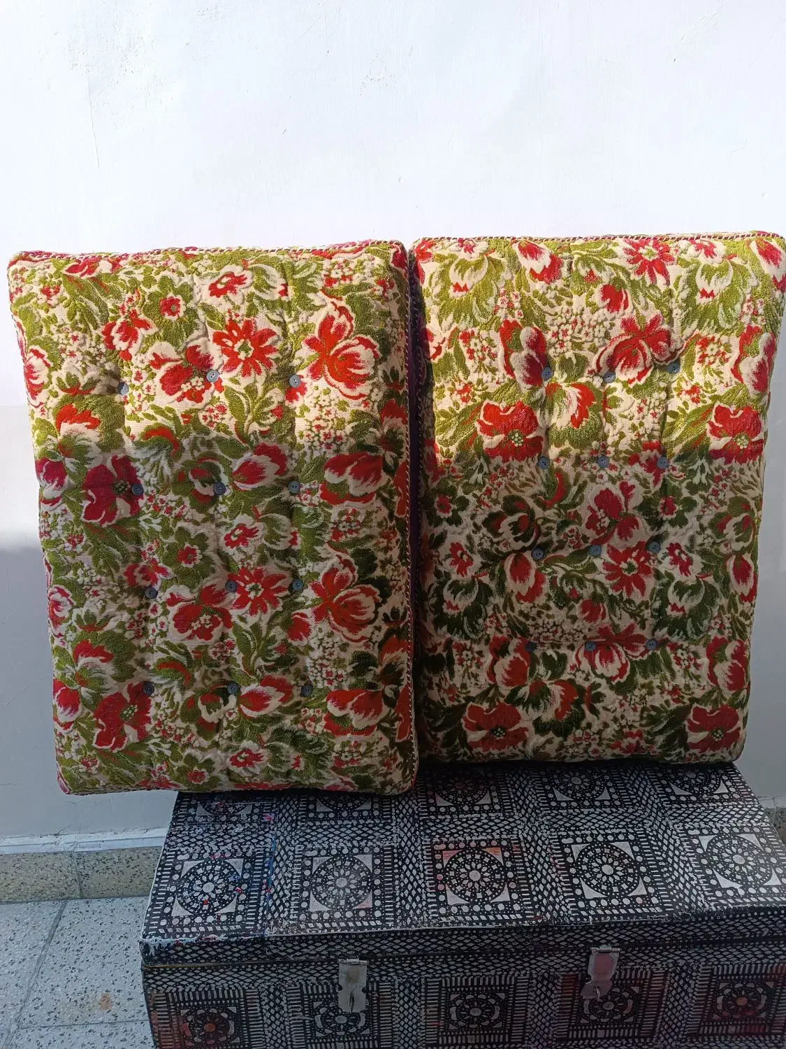 یک جفت پشتی سنتی|پشتی|سلماس, |دیوار