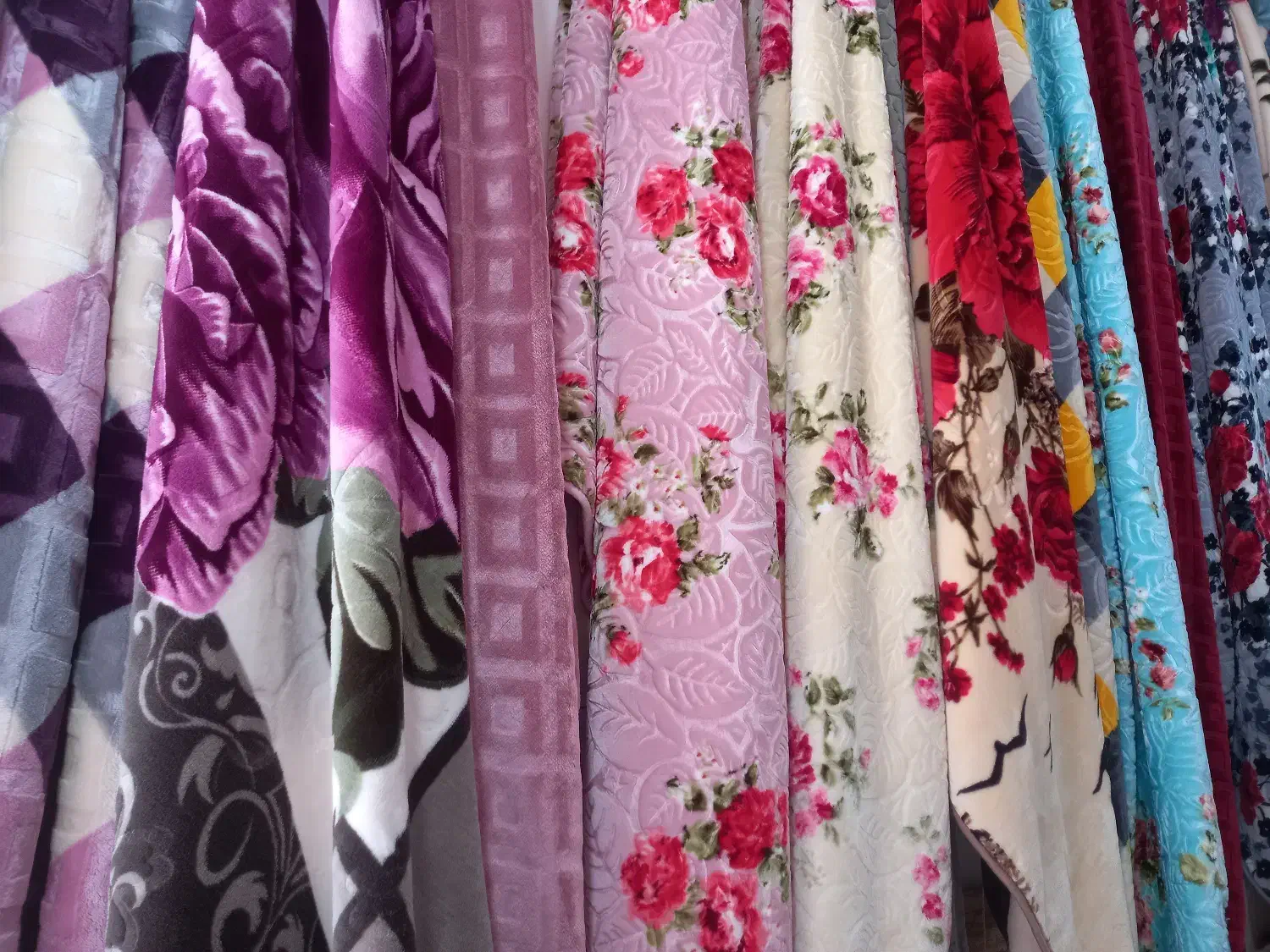 پتوی شادیلون دونفره اصل|رختخواب، بالش، پتو|بوکان, |دیوار