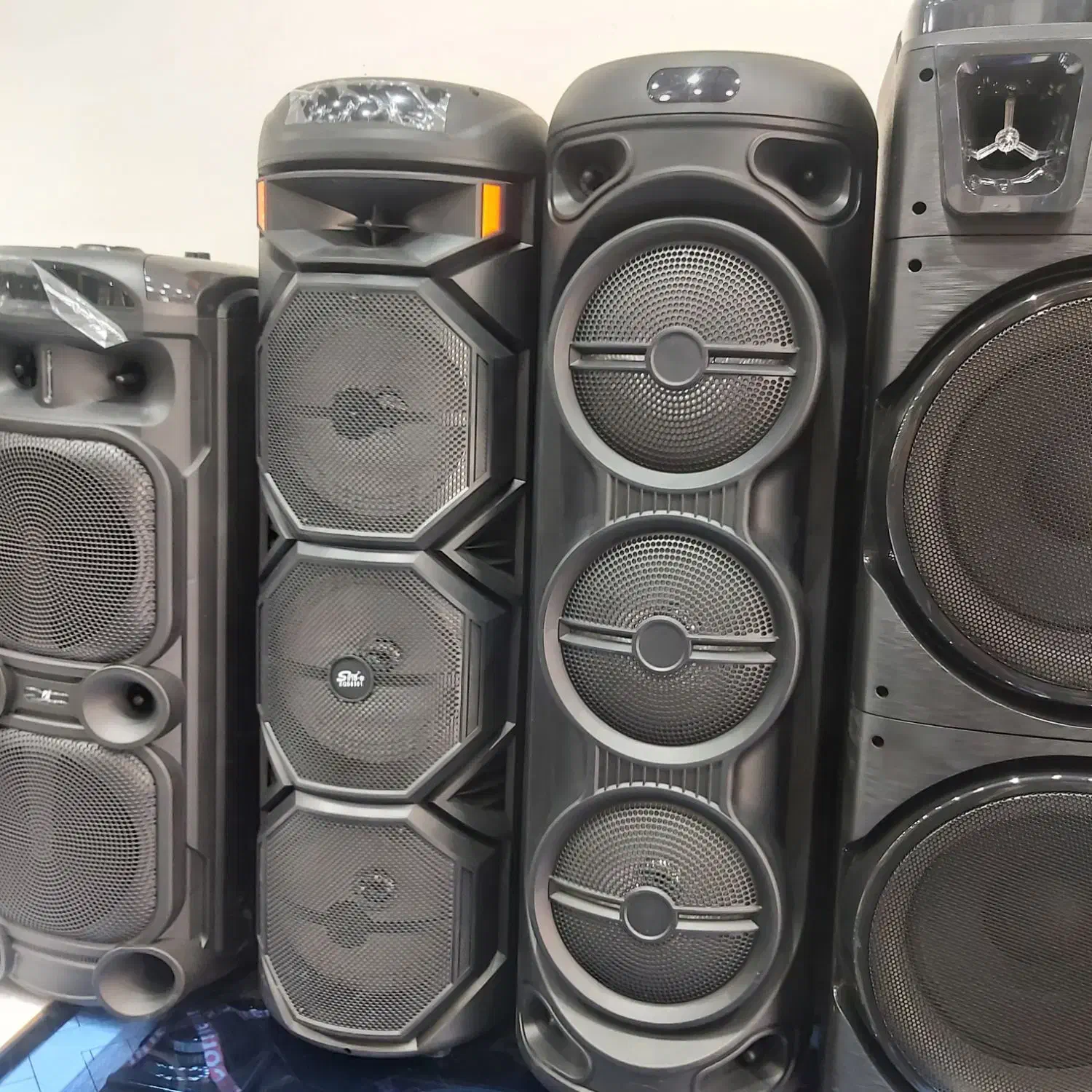 اسپیکر همه سایز اصل|سیستم صوتی خانگی|قم, ولیعصر|دیوار