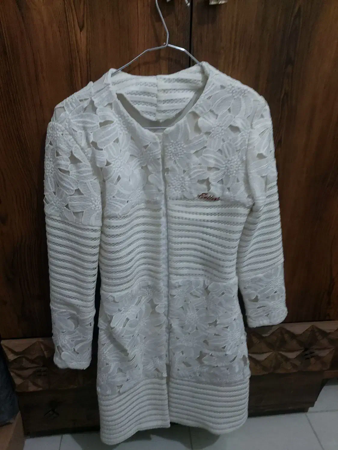 تعدادی مانتو و یدونه کیف مجلسی شیری|لباس|قدس, شهرقدس|دیوار