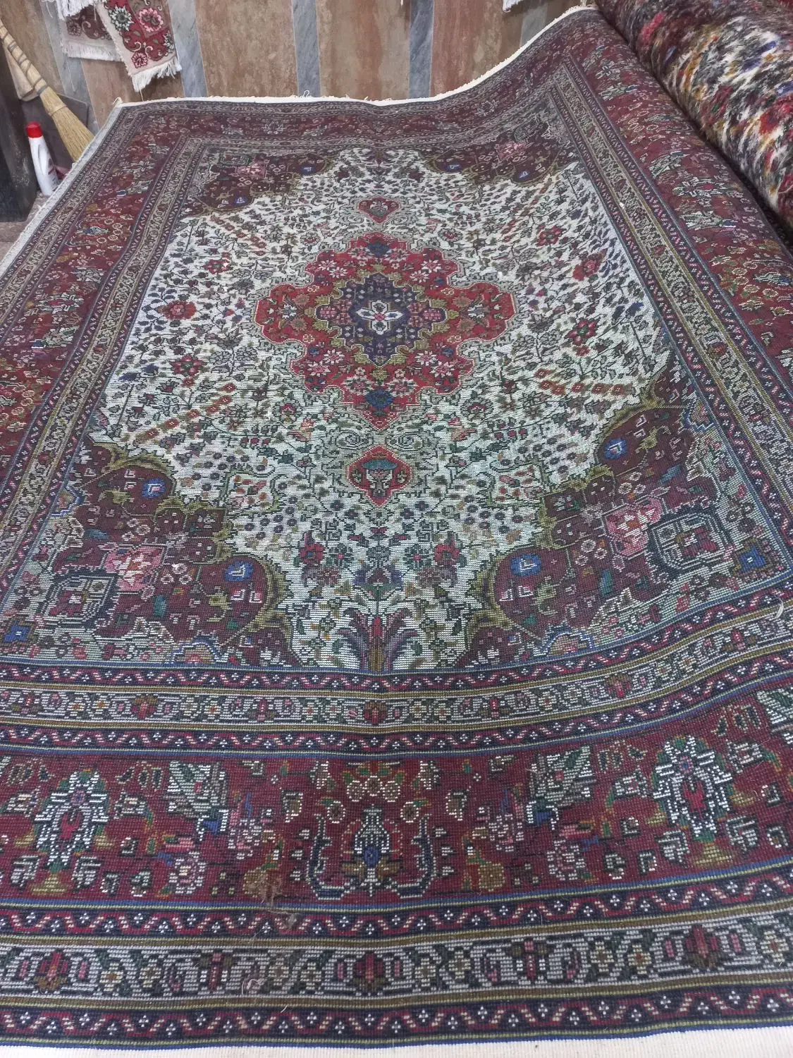 فرش کرمان قلم تازه ازدارافتاده|فرش|عجب شیر, |دیوار