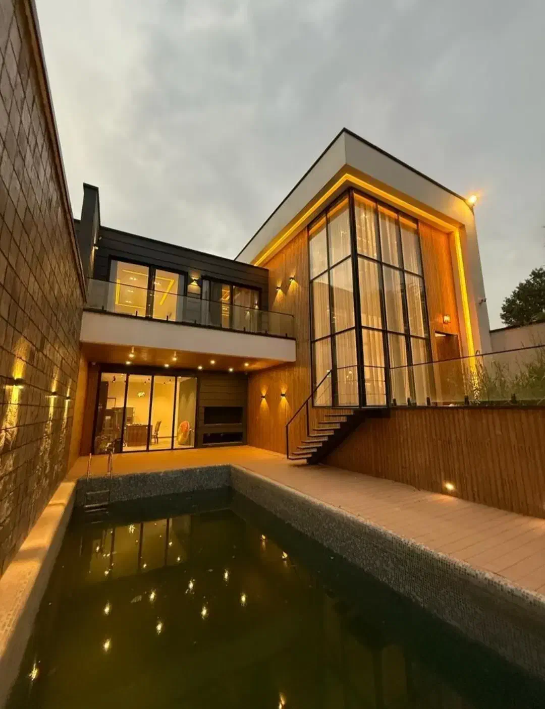 ویلا باغ مدرن 300 متری دوبلکس سنددار در قلب انزلی|فروش خانه و ویلا|رشت, گلسار|دیوار