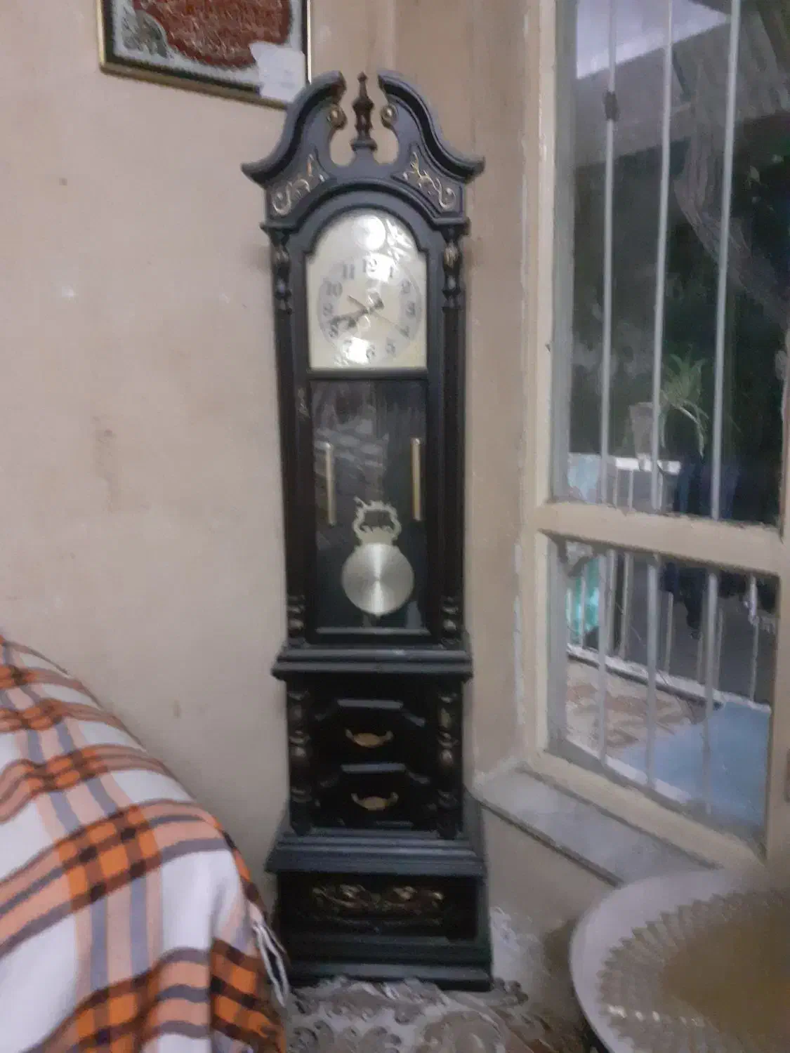 یک عدد ساعت فهوه ای در حد نو یک متری|ساعت دیواری و تزئینی|بروجرد, |دیوار