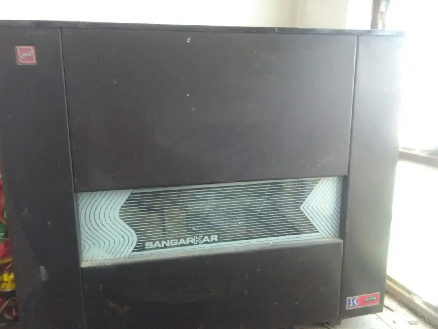 ۲عدد بخاری گازی . لباس شویی همه نیاز به تعمیر|بخاری، هیتر، شومینه|شوش, |دیوار