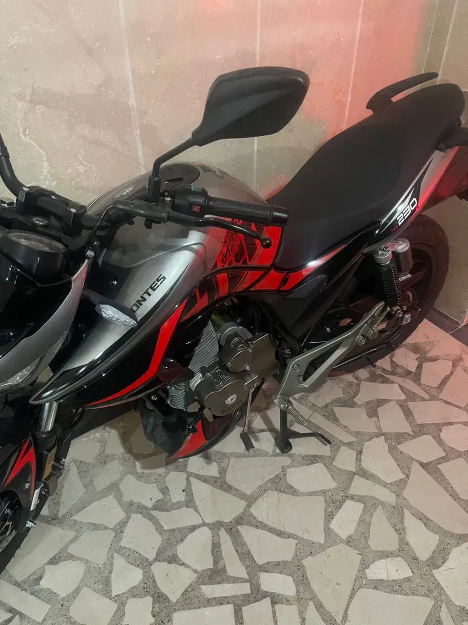 زونتس ۲۳۰|موتورسیکلت|اندیشه, اندیشه فاز ۳|دیوار