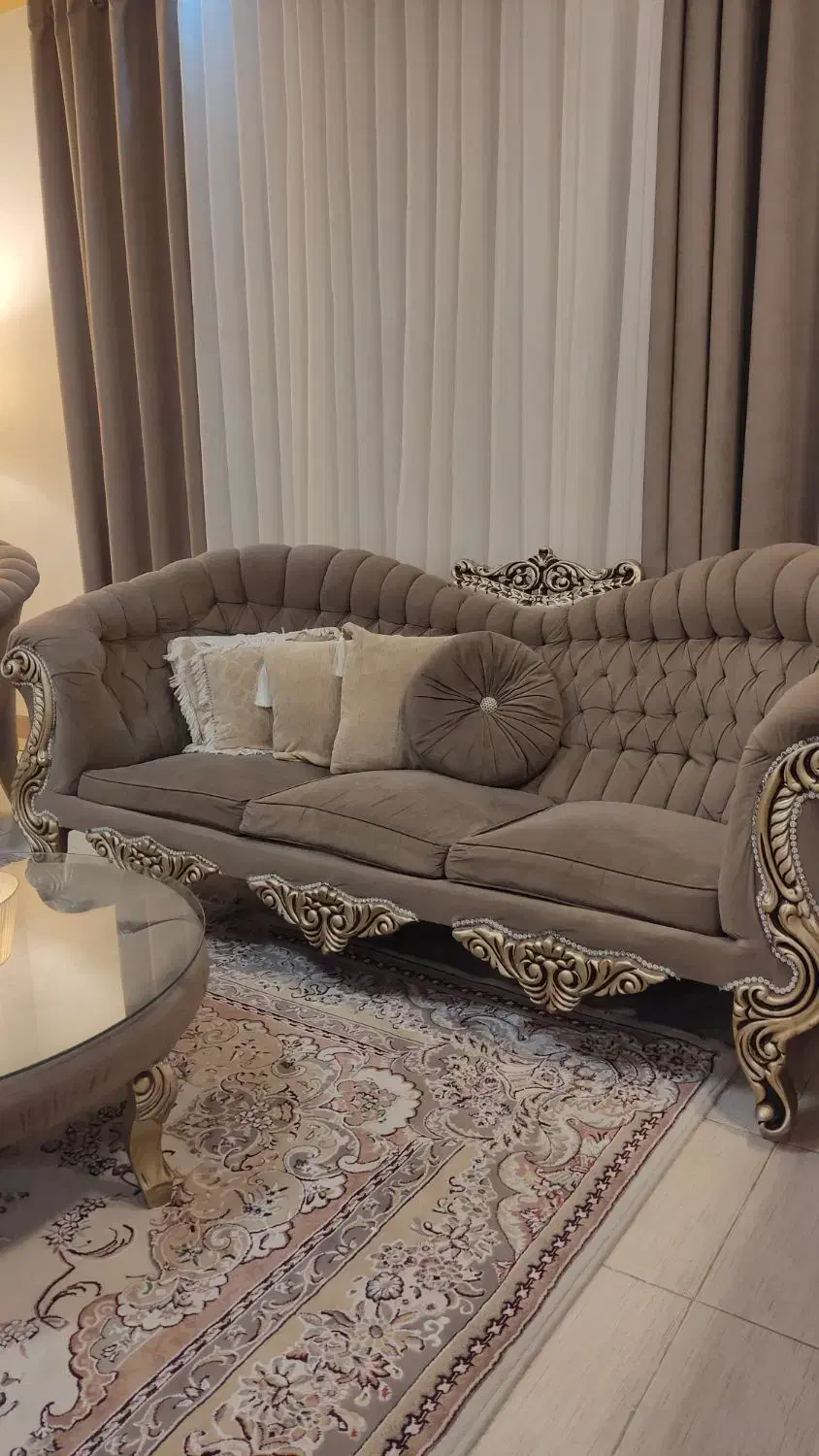 مبل هفت نفره چستر|مبلمان خانگی و میز عسلی|رشت, کوی مهر|دیوار