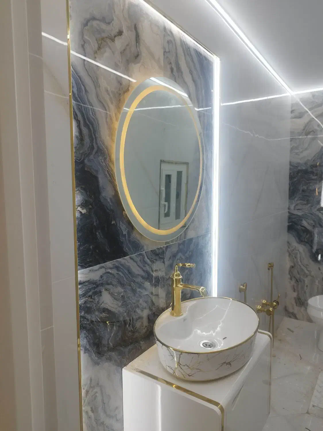 نصب انواع کاشی و سرامیک|خدمات پیشه و مهارت|بروجرد, |دیوار