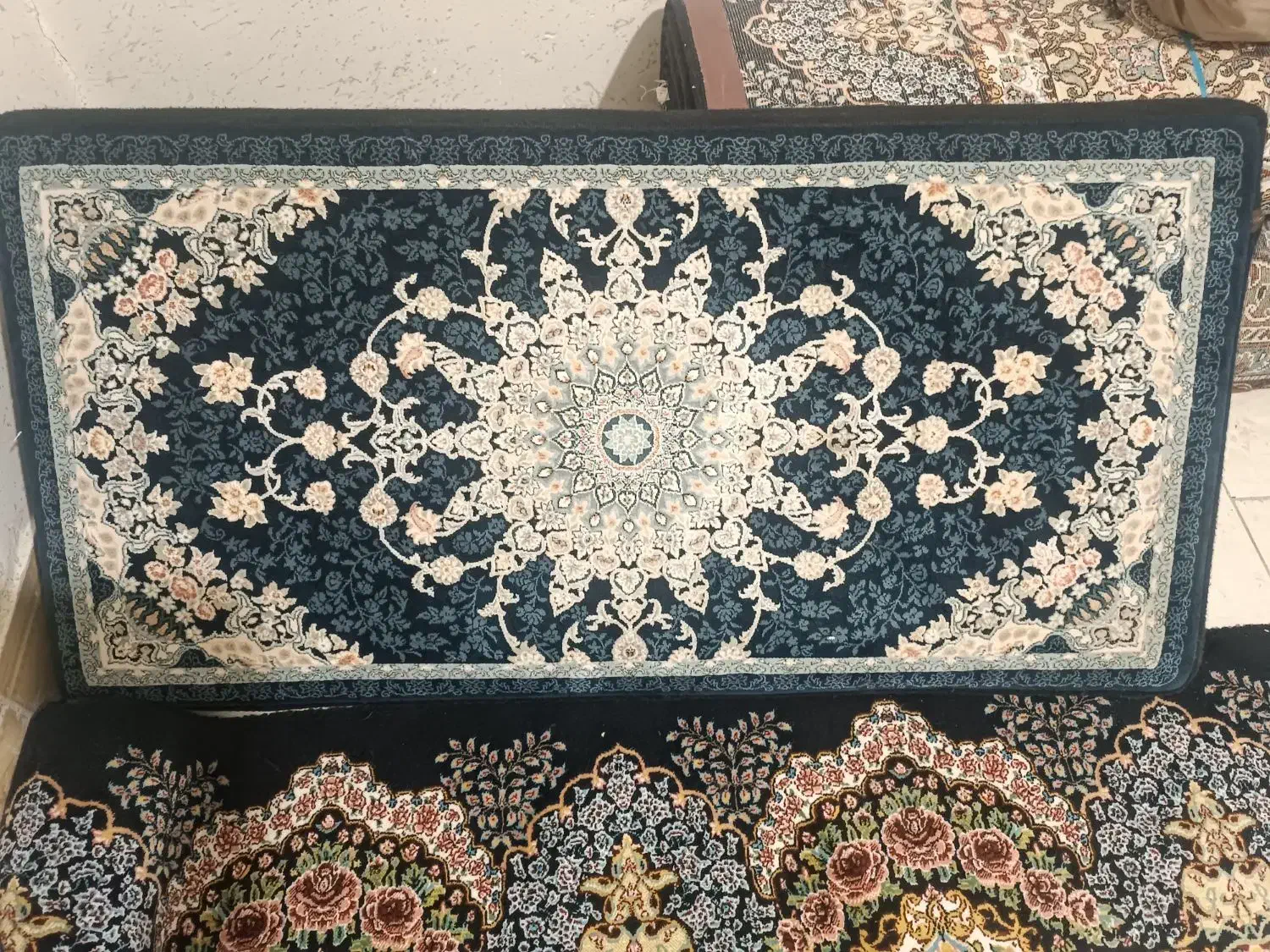 پشتی یک جفت|پشتی|قرچک, شهرک طلائیه|دیوار